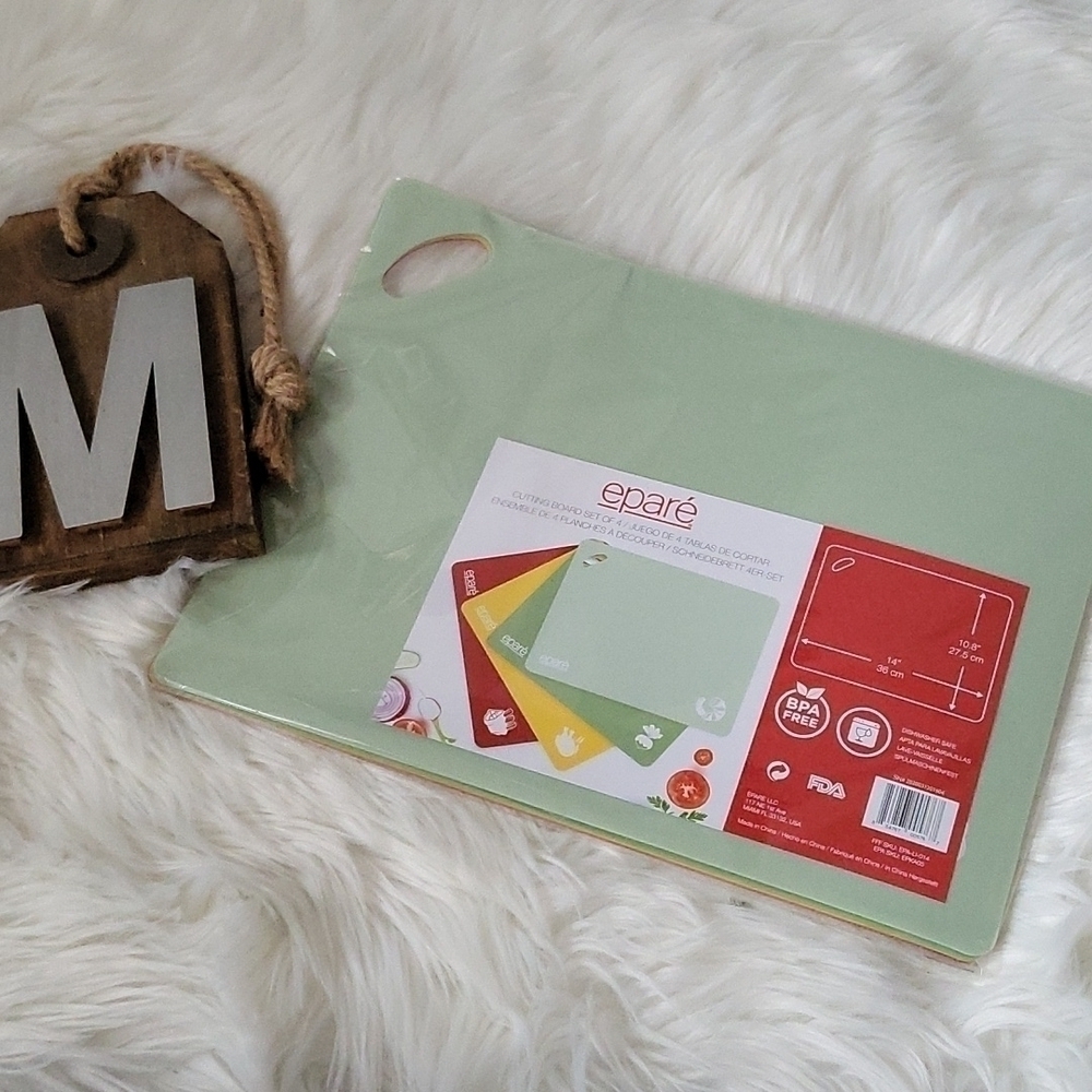 *PRICE DROP*
epare' set of 4 multicolor cutting boards NIP